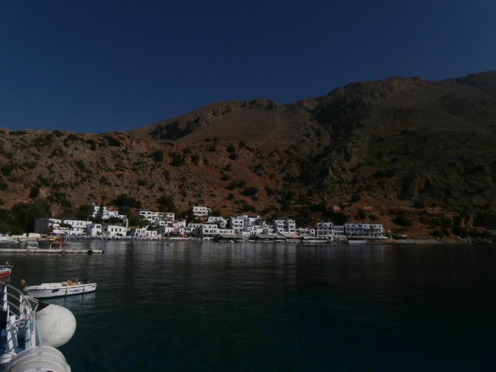 Oasis Hotel Loutro Exterior foto